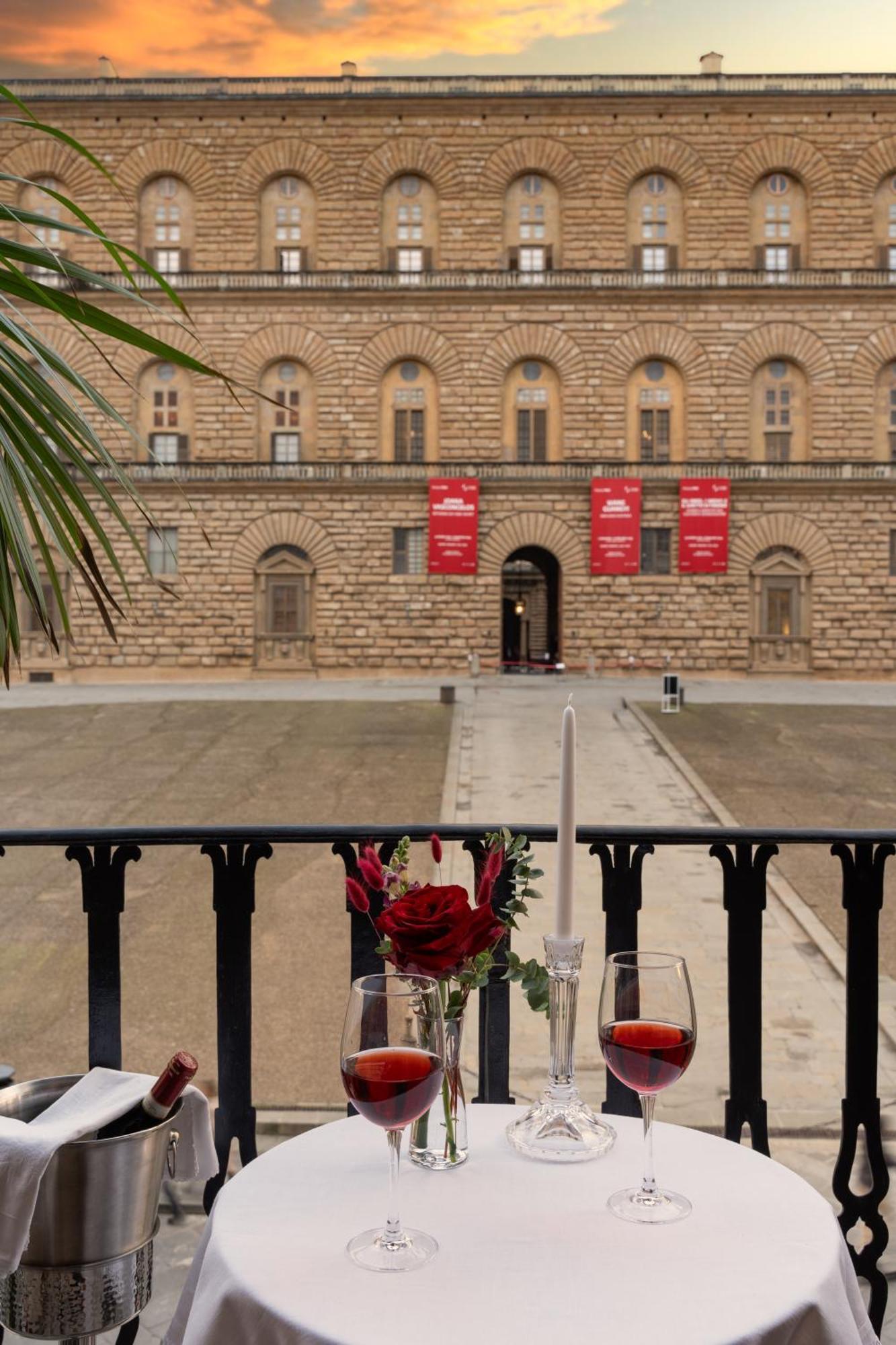 Piazza Pitti Palace - Residenza D'Epoca Florenţa Exterior foto